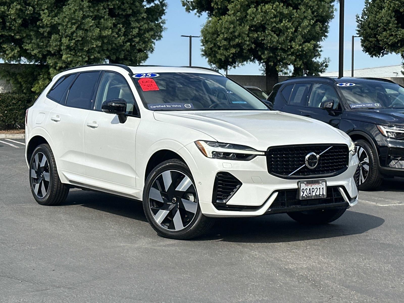 2025 Volvo XC60 Plus's photo