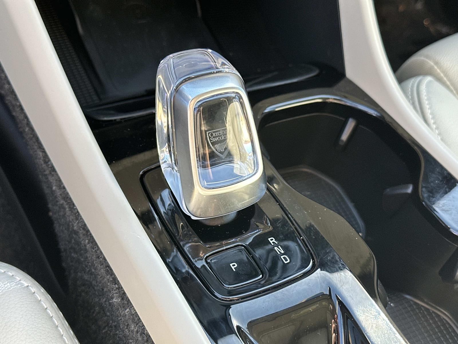 2026 Volvo XC40 Plus - Photo 13