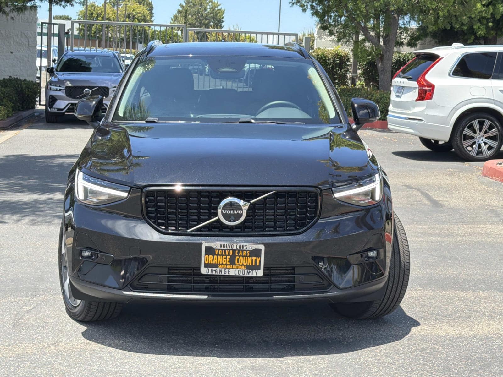YV4L12UCXT2737710