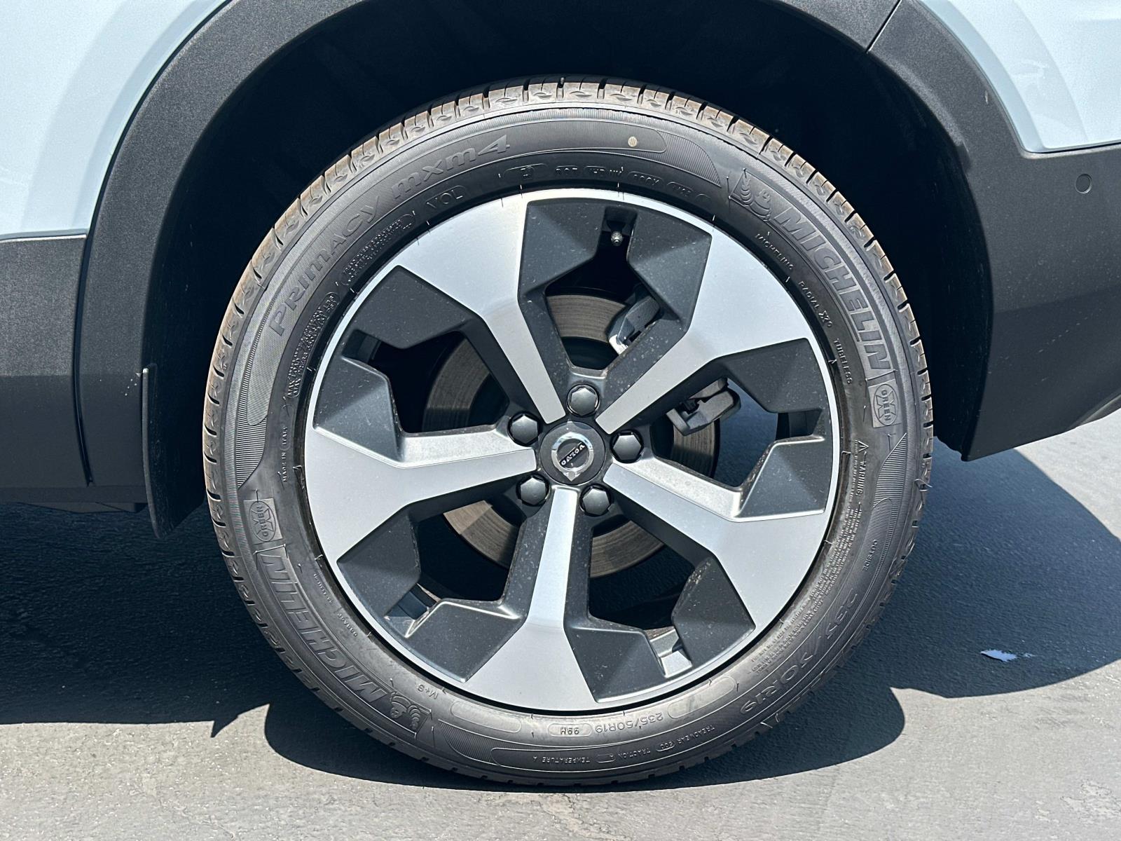 2026 Volvo XC40 Plus - Photo 23