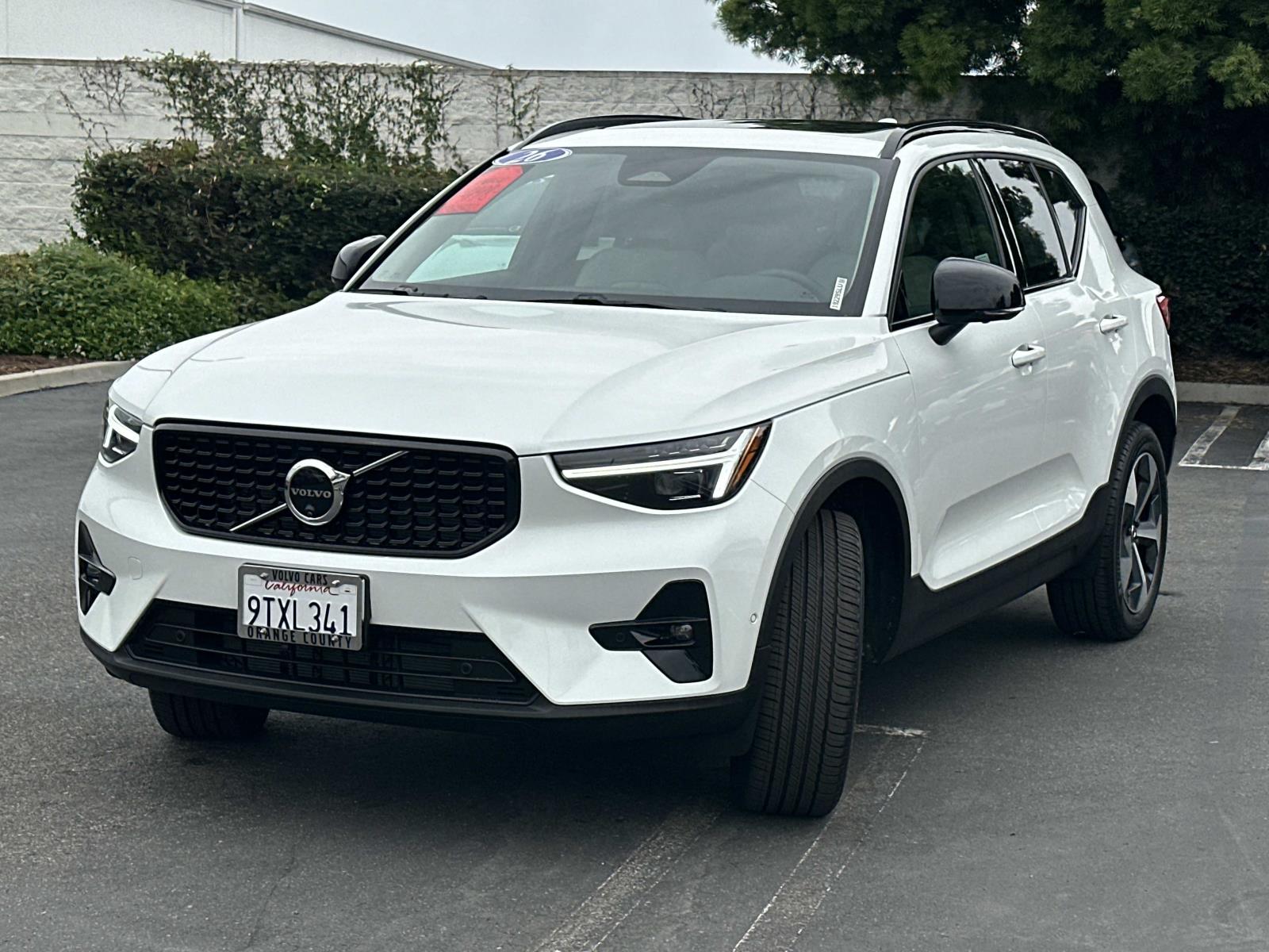 2026 Volvo XC40 Plus - Photo 8