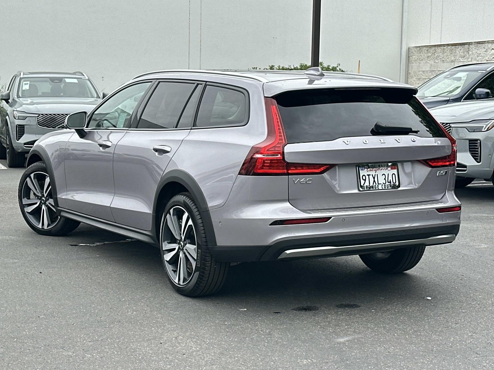 2026 Volvo V60 Cross Country Plus - Photo 6