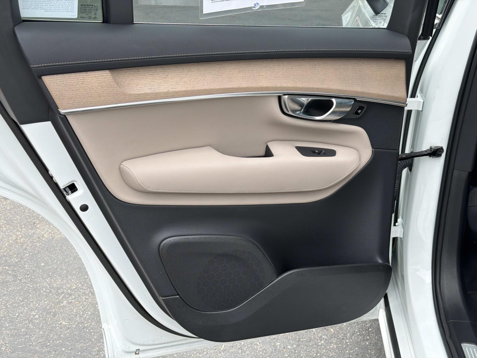 2026 Volvo XC90 Plus - Photo 20