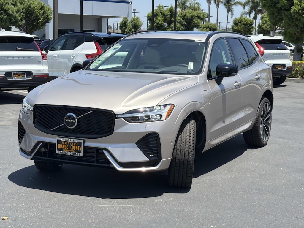 New 2026 Volvo XC60 plug-in hybrid T8 Ultra SUV