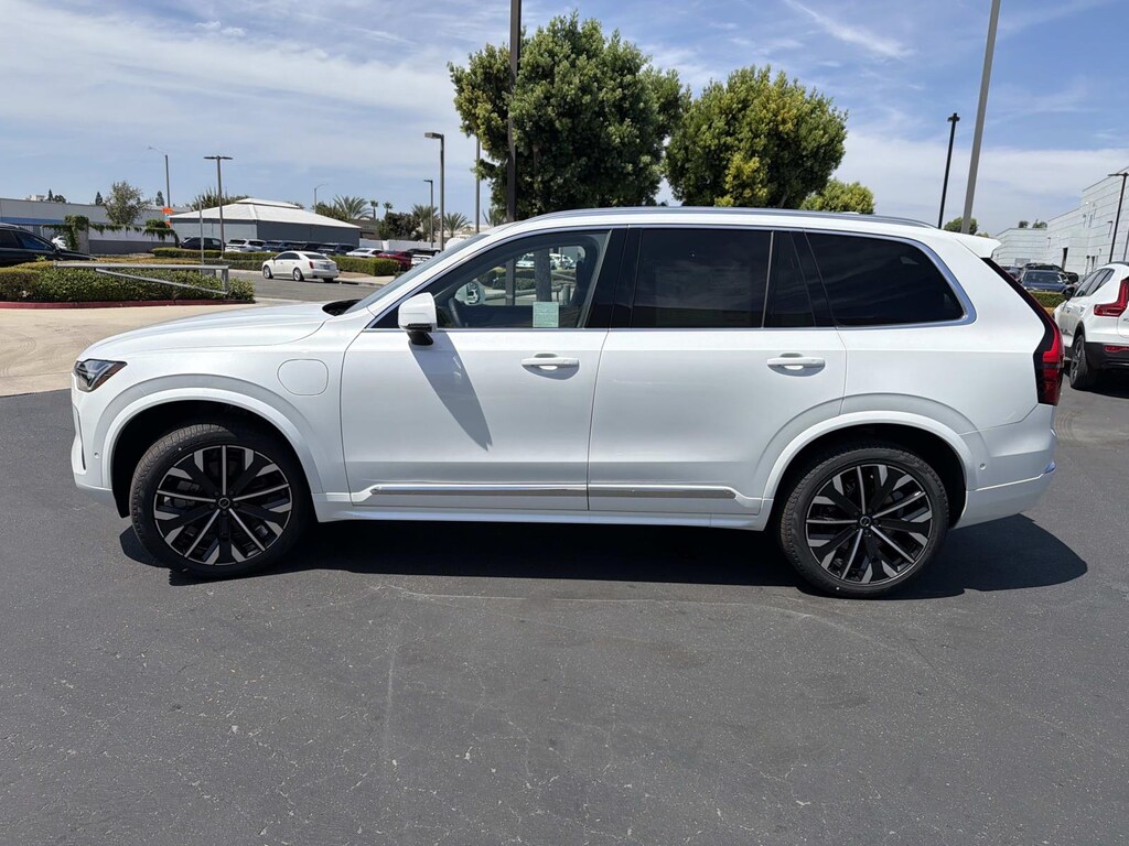 New 2026 Volvo XC90 plug-in hybrid T8 Ultra 7-Seater SUV