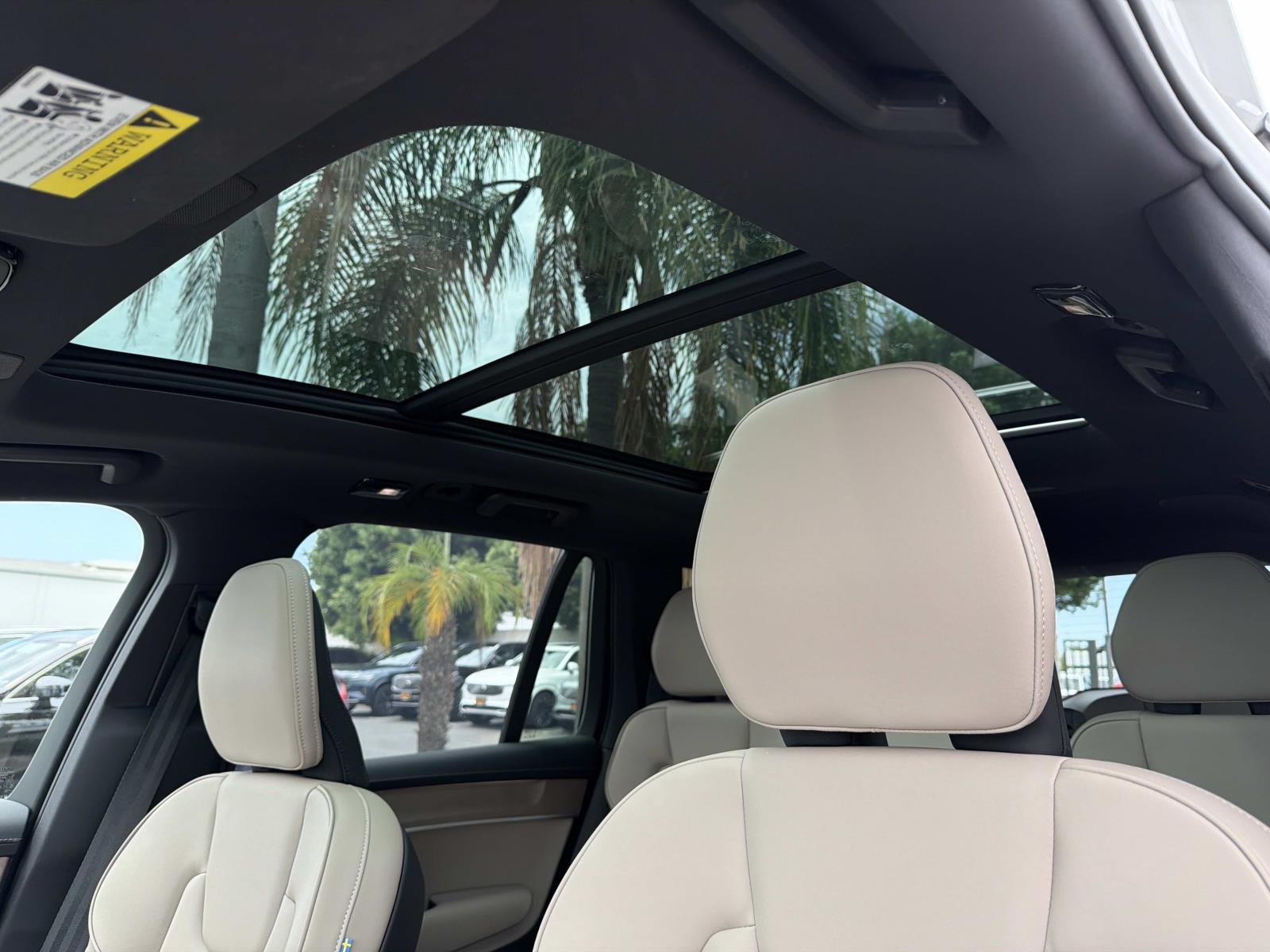 2026 Volvo XC90 Plus - Photo 30