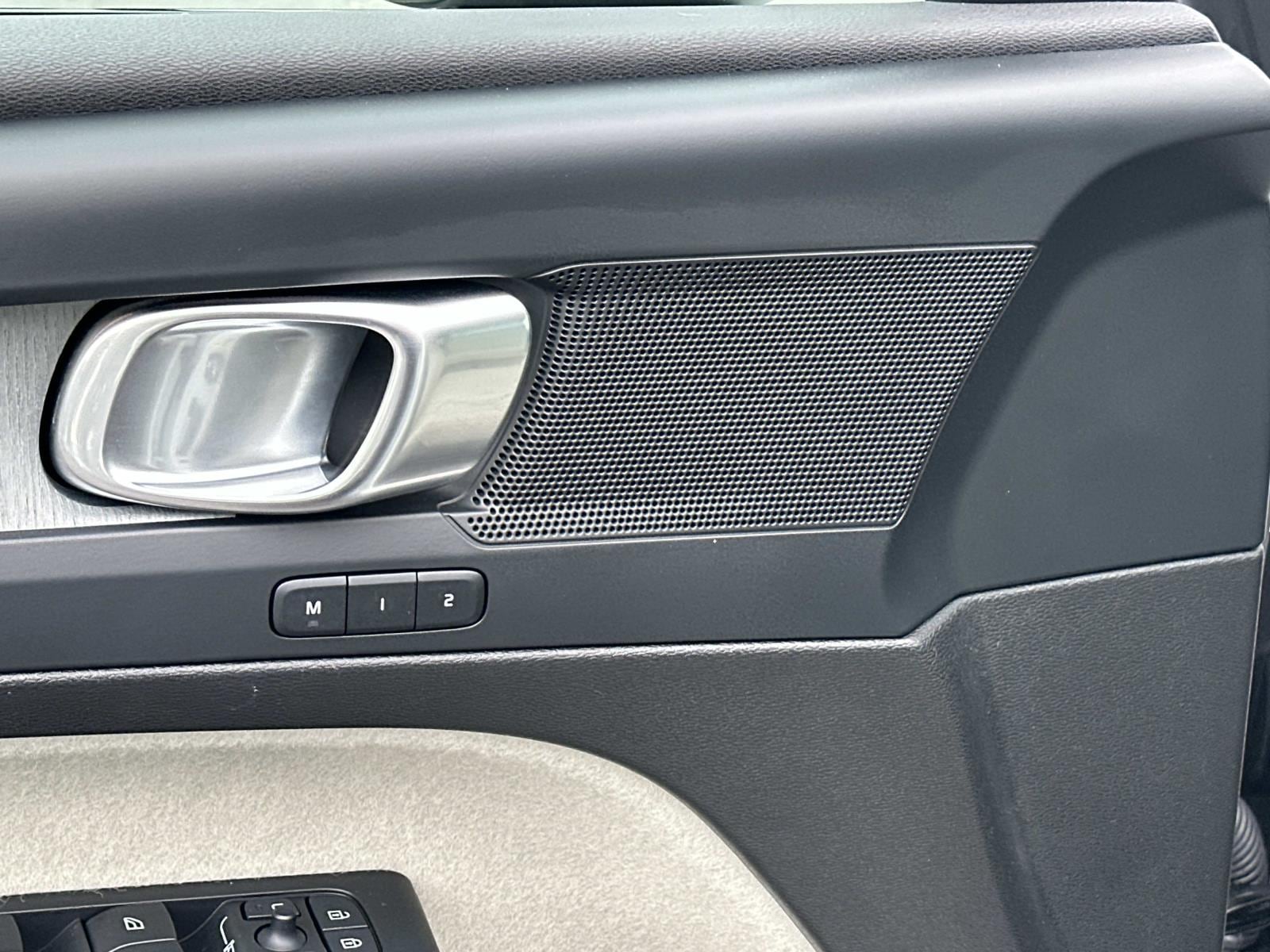 2026 Volvo XC40 Plus - Photo 17