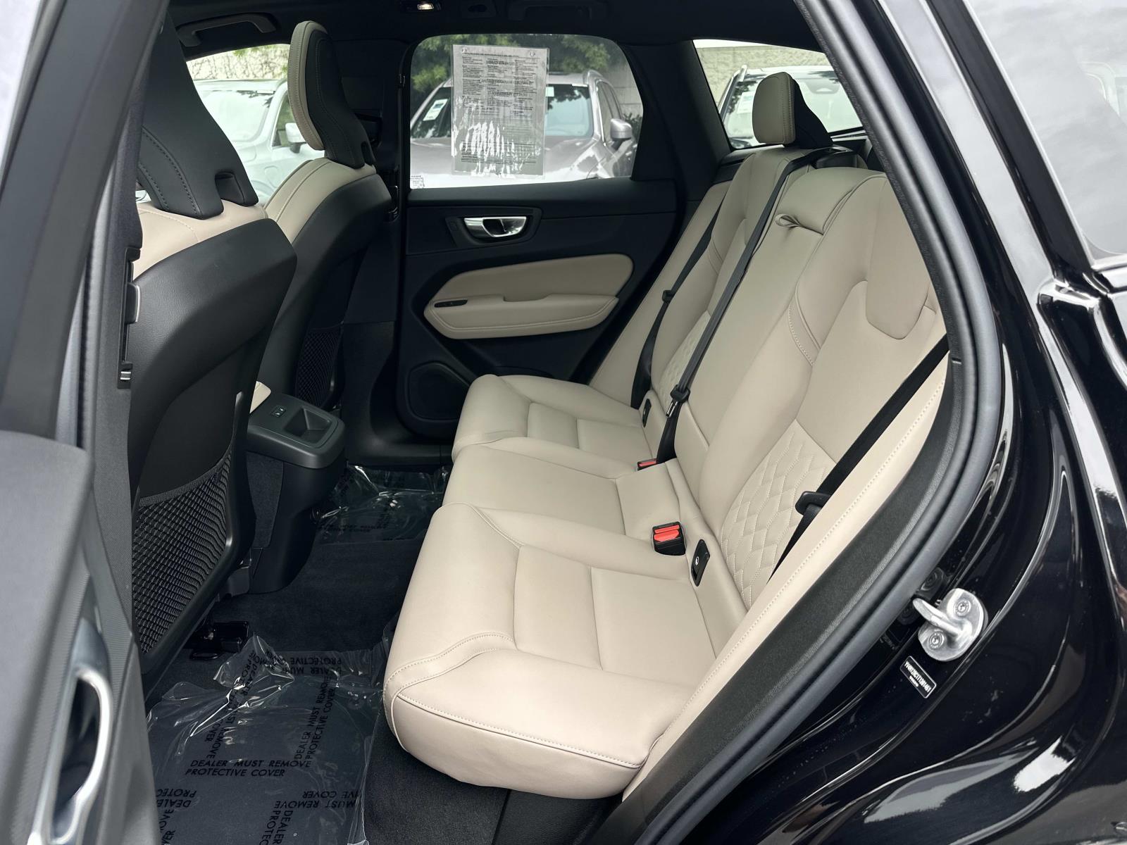 2026 Volvo XC60 Plus - Photo 20