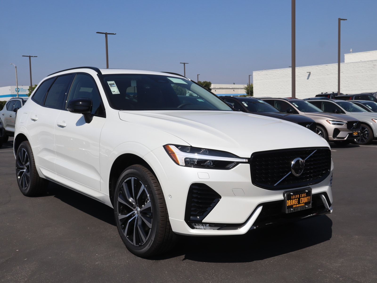 New Volvo SUV | XC60 & XC90 | For Sale in Santa Ana Serving 