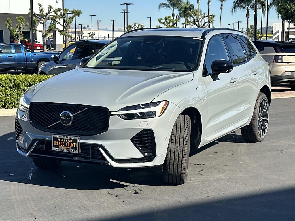 New 2026 Volvo XC60 plug-in hybrid T8 Ultra SUV