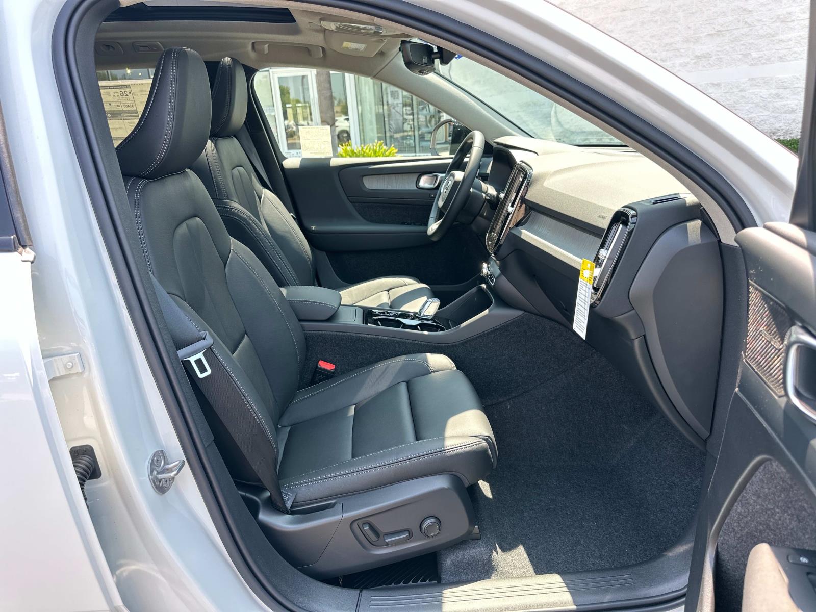 2026 Volvo XC40 Ultra - Photo 20