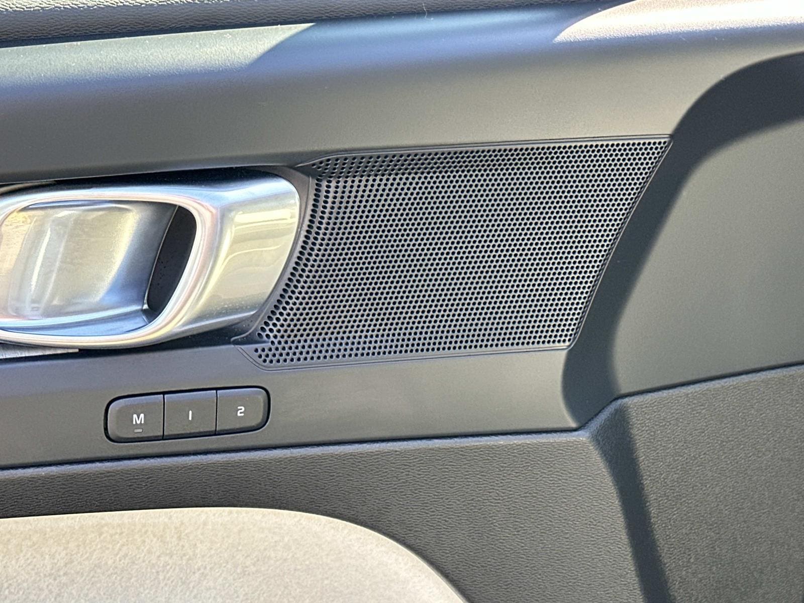 2026 Volvo XC40 Plus - Photo 16