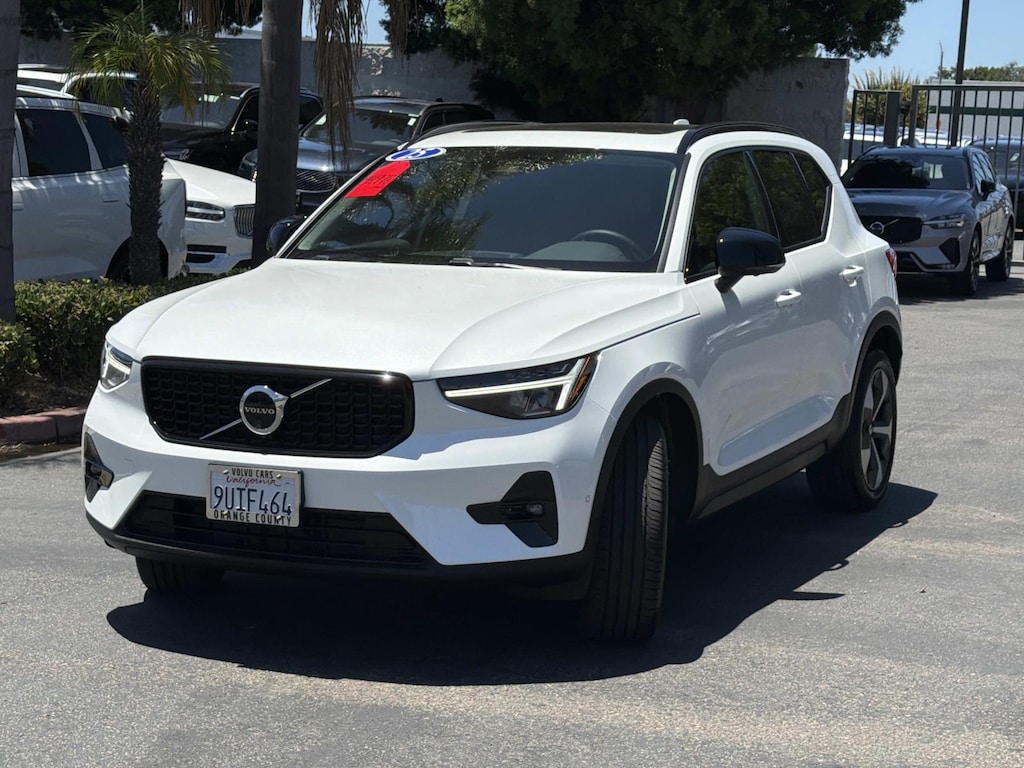 Certified 2025 Volvo XC40 B5 AWD Plus Dark Theme Sport Utility