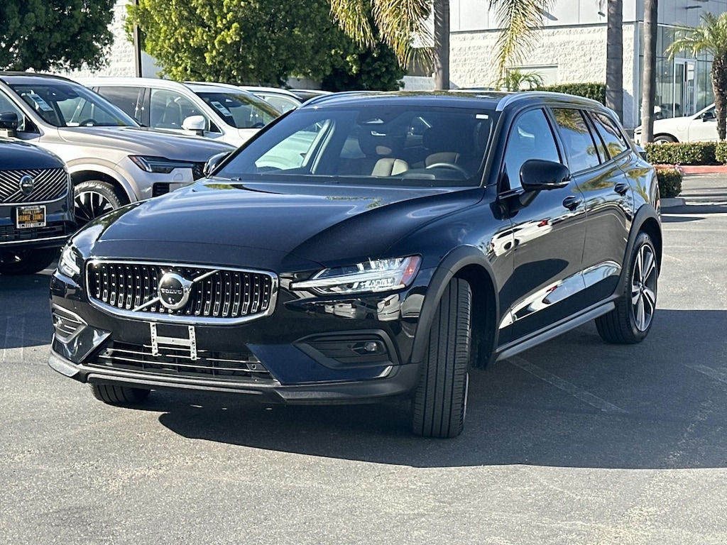 Certified 2025 Volvo V60 Cross Country B5 AWD Plus Car