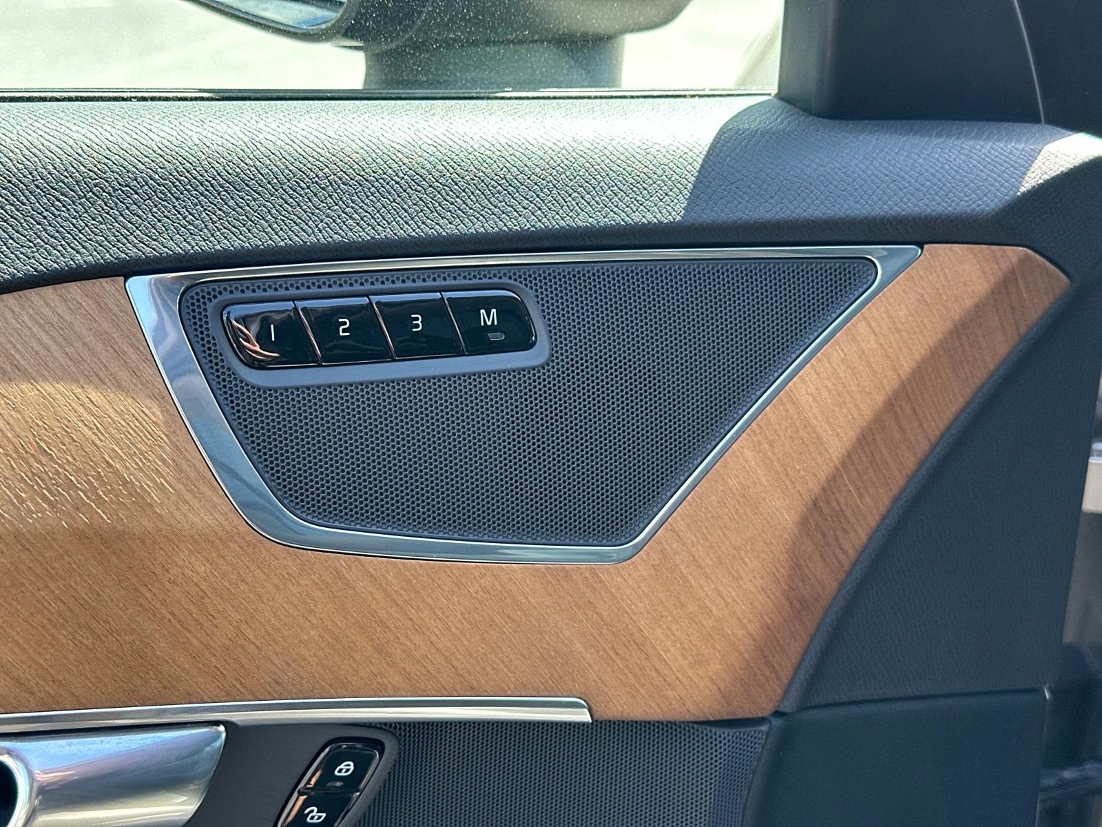 2023 Volvo XC90 Plus - Photo 16