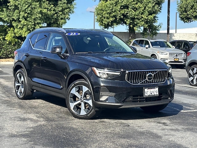 2025 Volvo XC40 B5 AWD Core Bright Theme Sport Utility 2025 Volvo XC40 B5 AWD Core Bright Theme Sport Utility