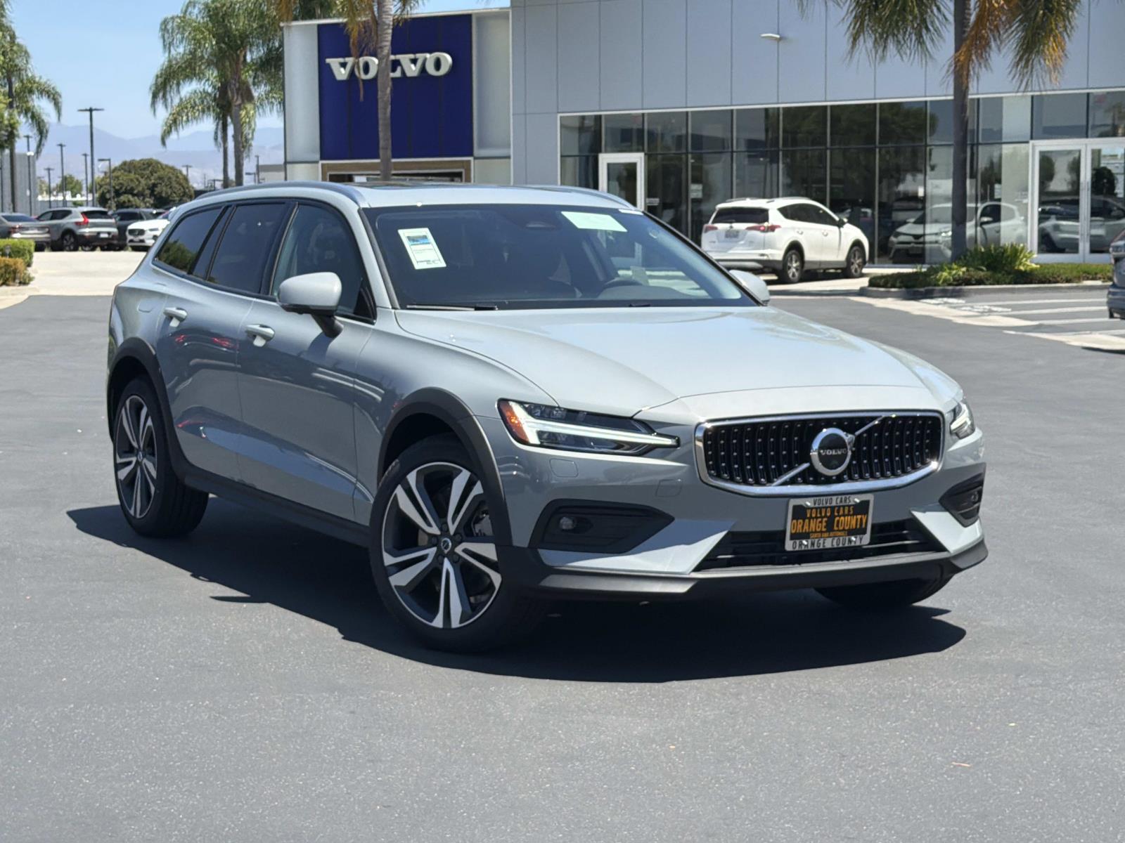2026 Volvo V60 Cross Country B5 Plus AWD Wagon
