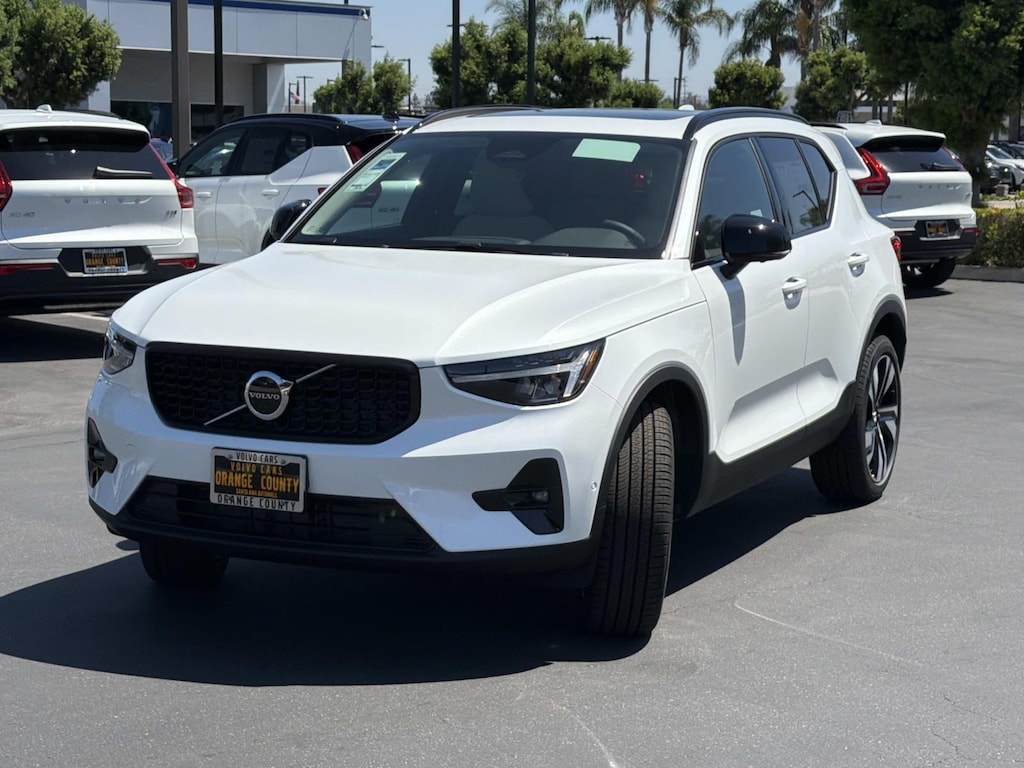 New 2026 Volvo XC40 B5 Plus SUV