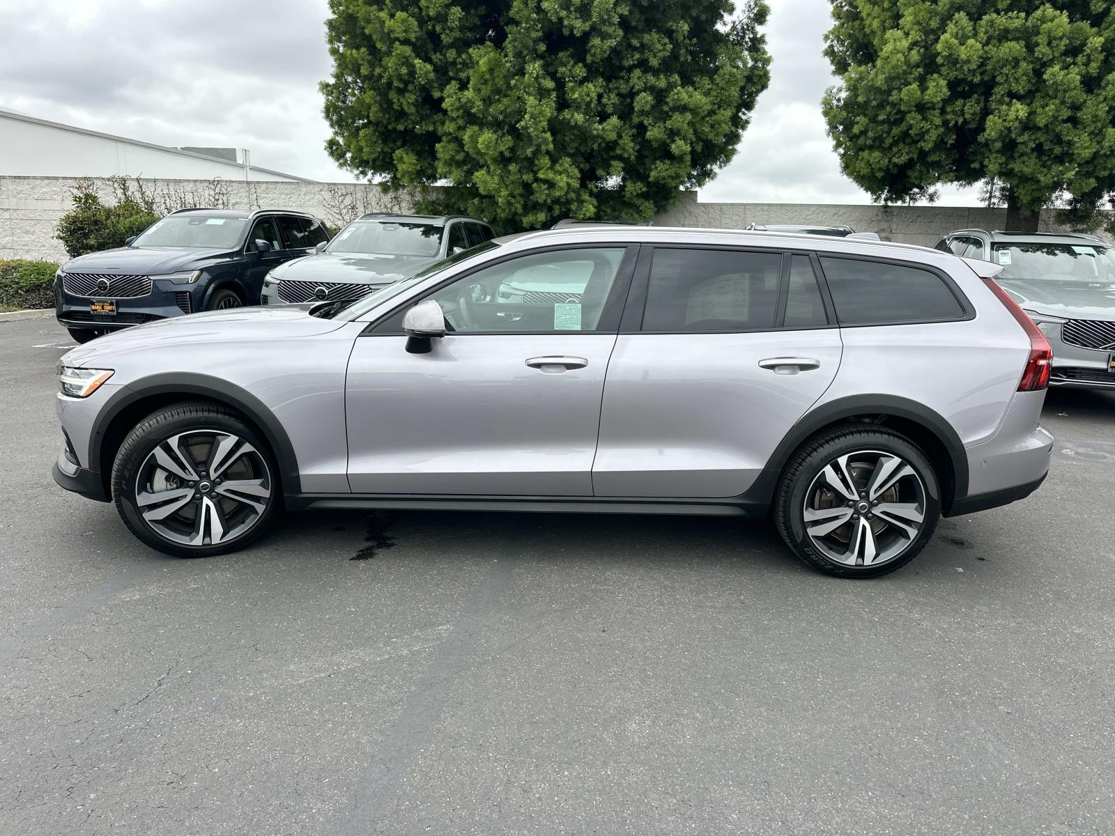 2026 Volvo V60 Cross Country Plus - Photo 7