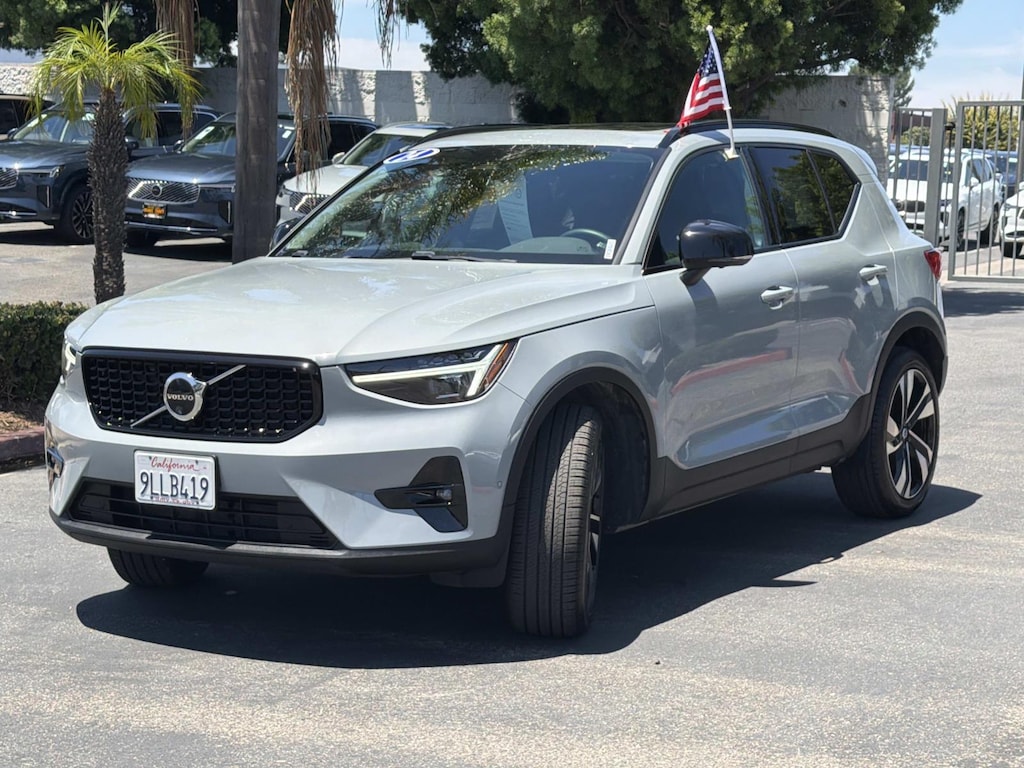 Certified 2024 Volvo XC40 B5 AWD Ultimate Dark Theme Sport Utility