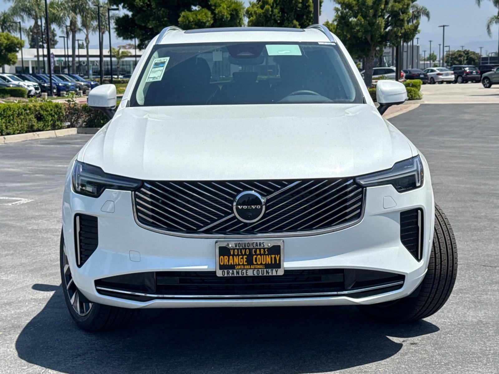 2025 Volvo XC90 Plus photo 2