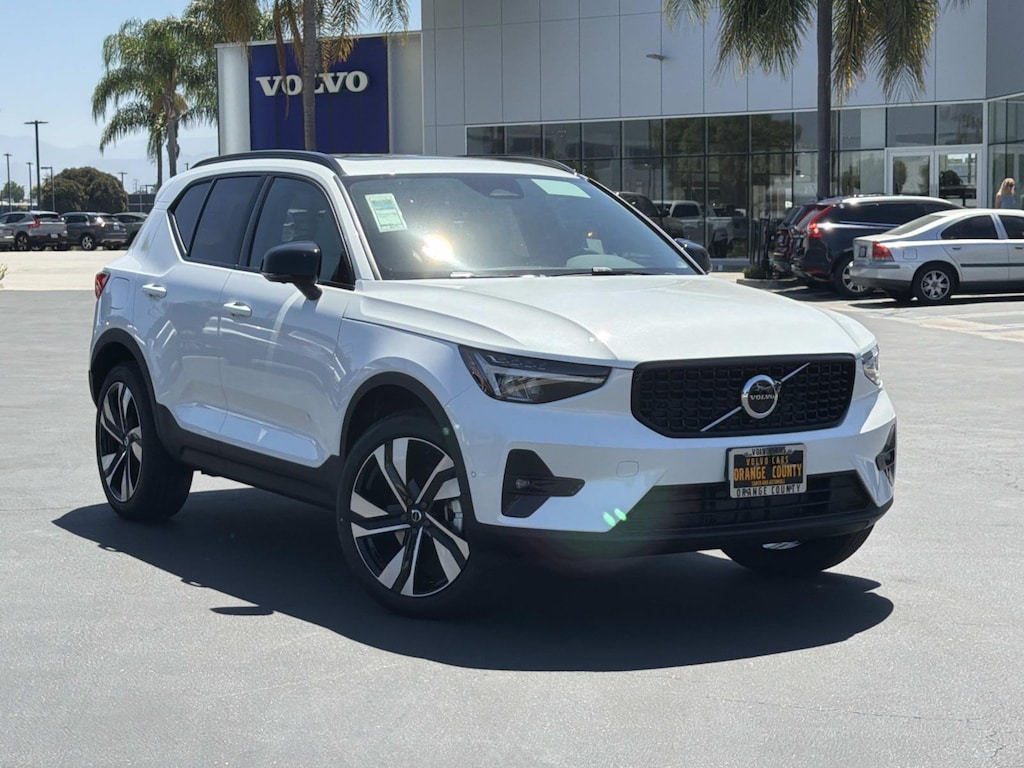 New 2026 Volvo XC40 B5 Plus SUV