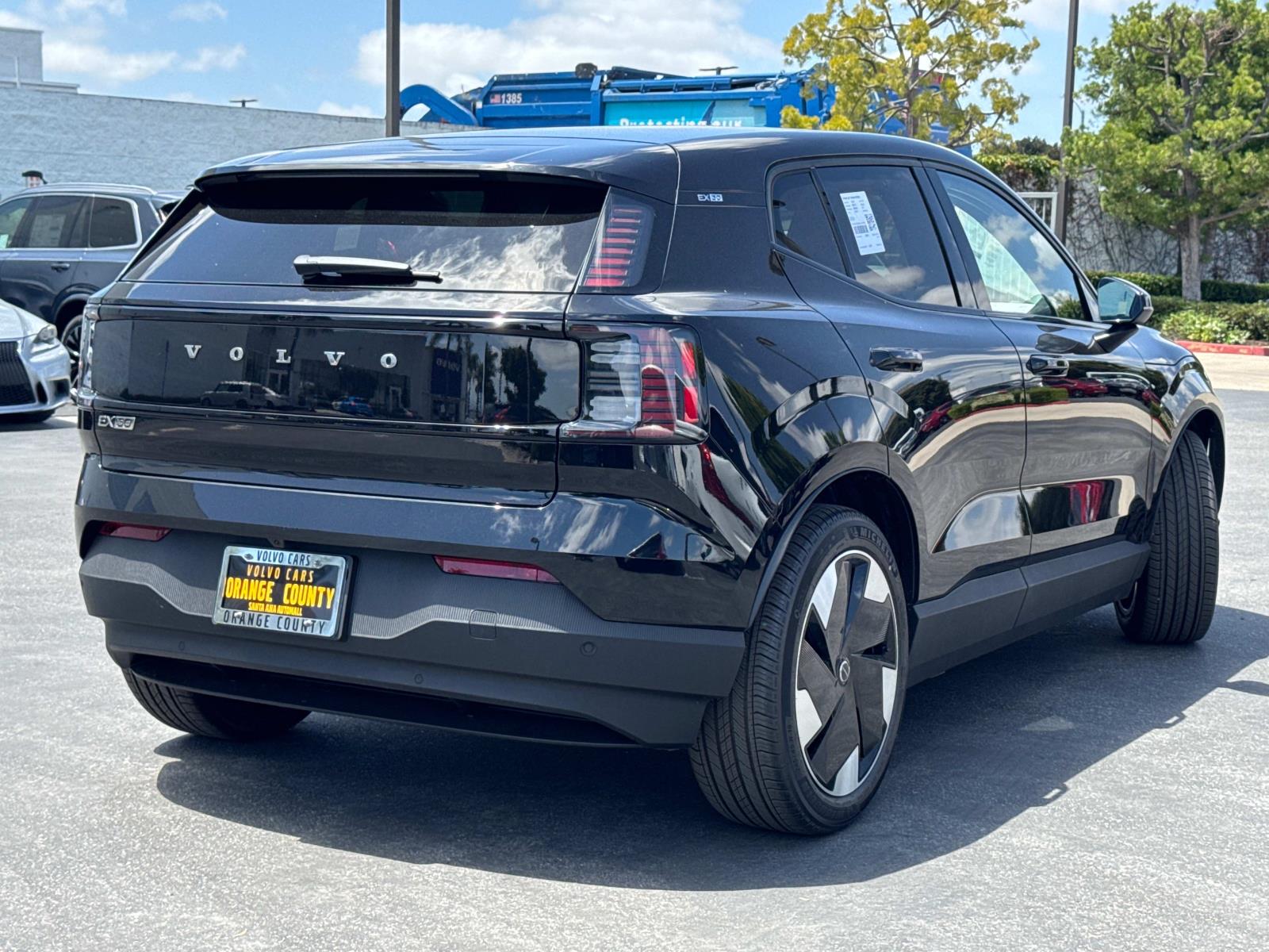 2025 Volvo EX30 Plus photo 4