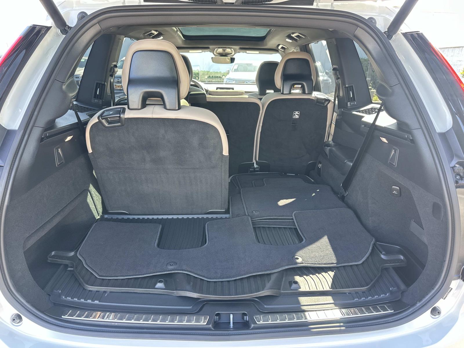 2026 Volvo XC90 Ultra - Photo 24