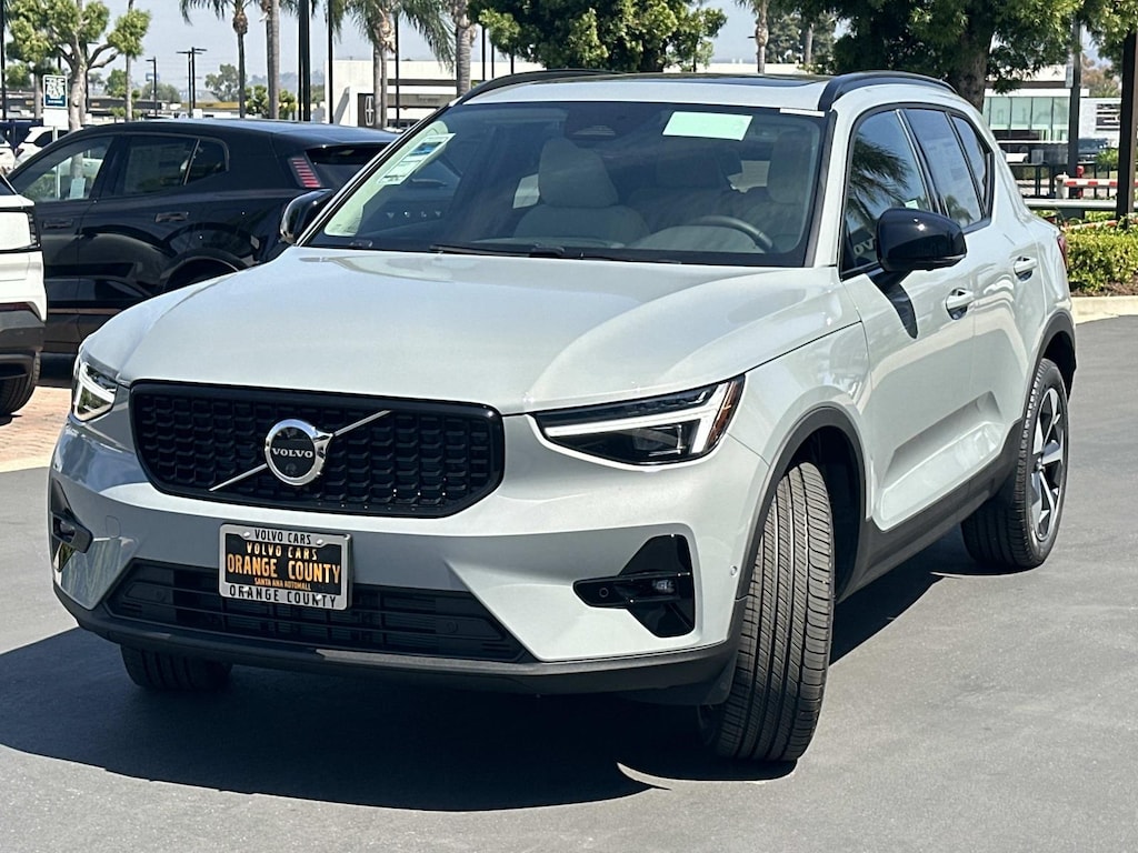 New 2026 Volvo XC40 B5 Plus SUV