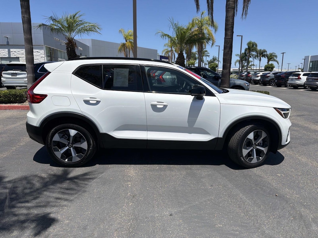 Certified 2025 Volvo XC40 B5 AWD Plus Dark Theme Sport Utility