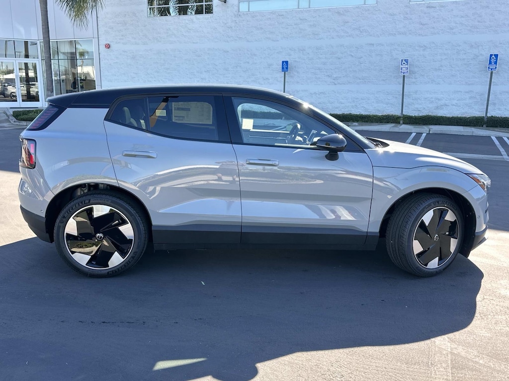 New 2025 Volvo EX30 Twin Motor Ultra SUV