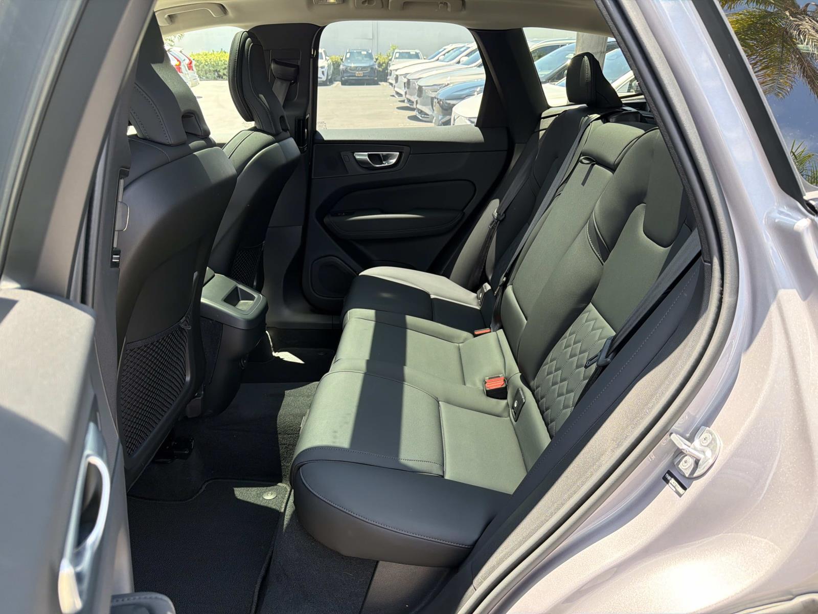 2026 Volvo XC60 Plus - Photo 21