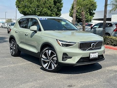 2024 Volvo XC40 B5 AWD Ultimate Bright Theme Sport Utility