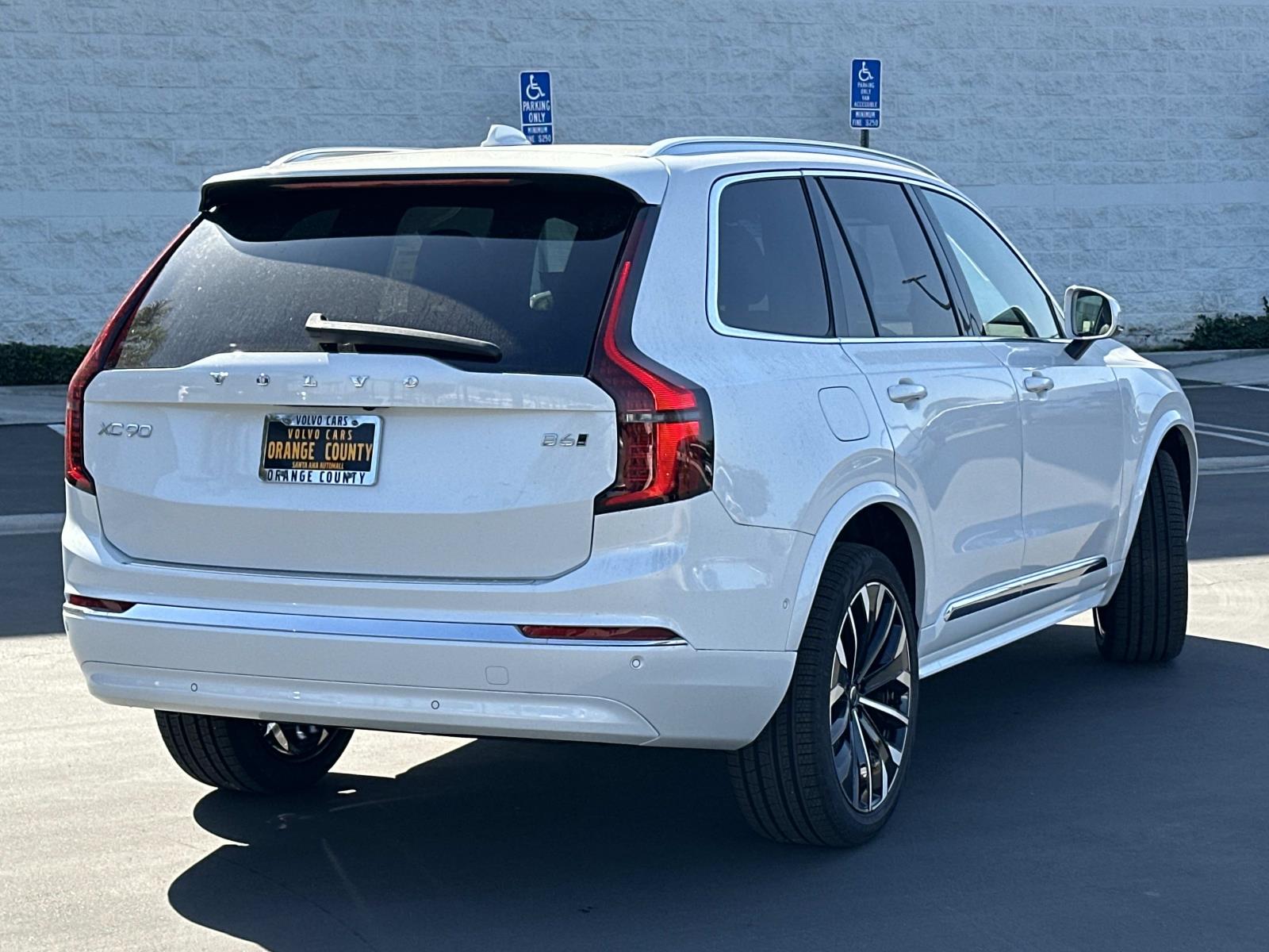2026 Volvo XC90 Plus photo 4