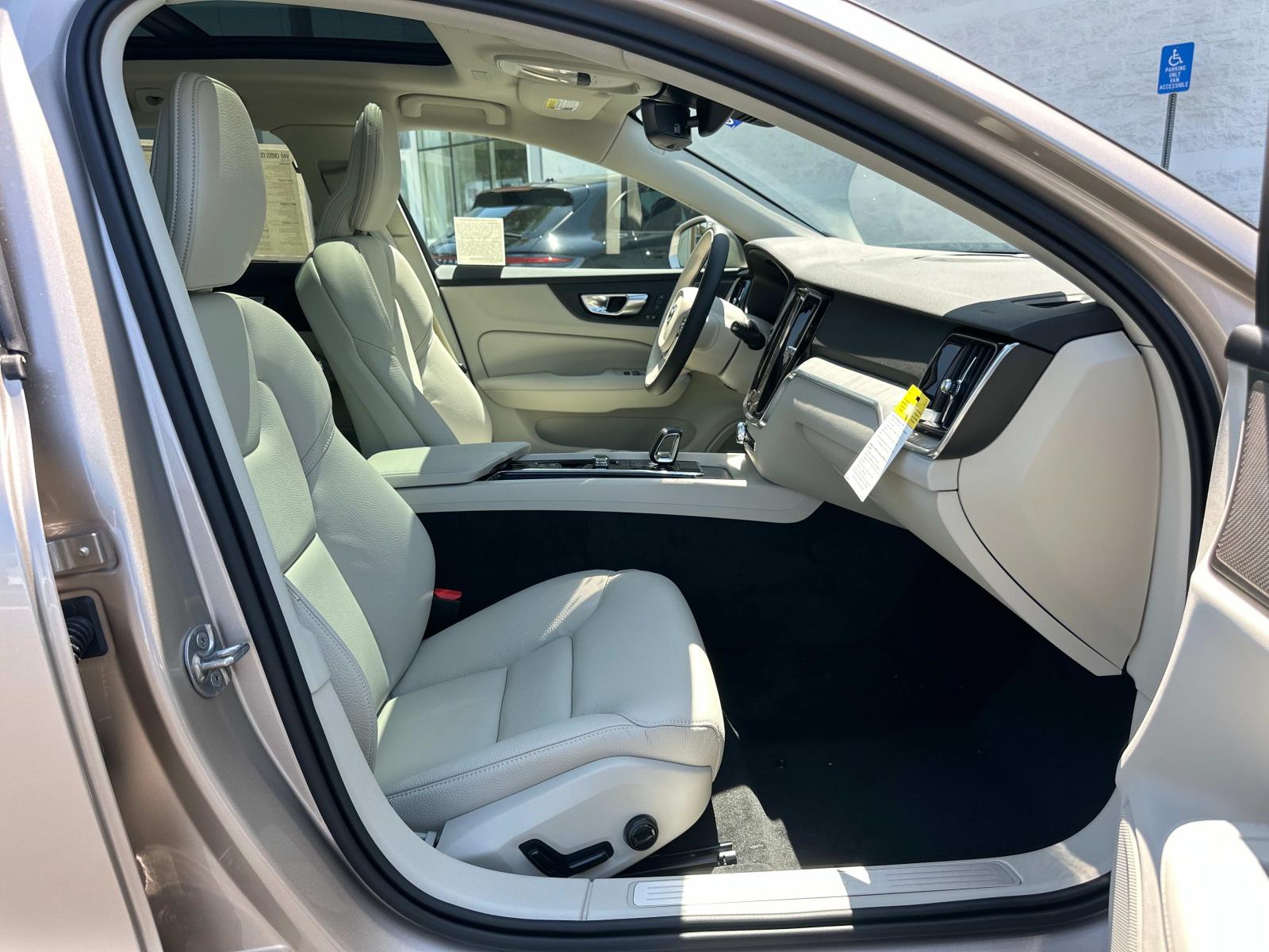2026 Volvo V60 Cross Country Plus - Photo 20