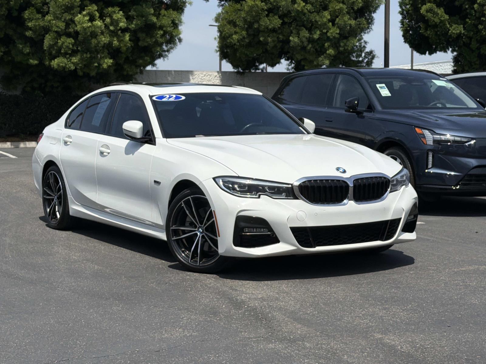 2022 BMW 3 Series 330e Sedan's photo