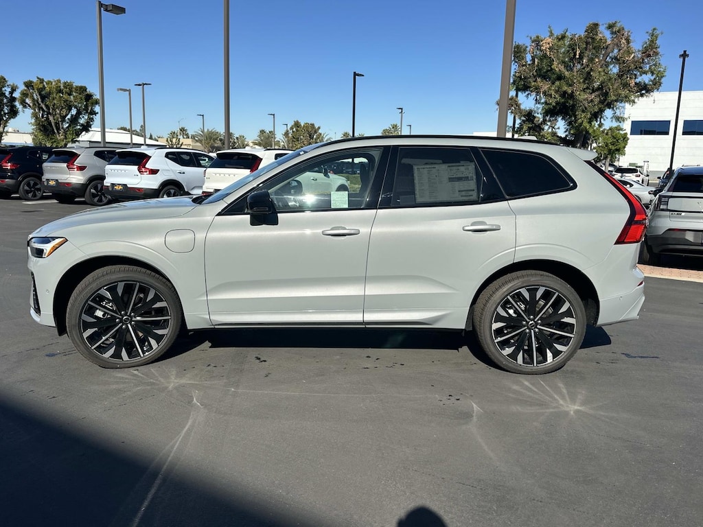 New 2026 Volvo XC60 plug-in hybrid T8 Ultra SUV