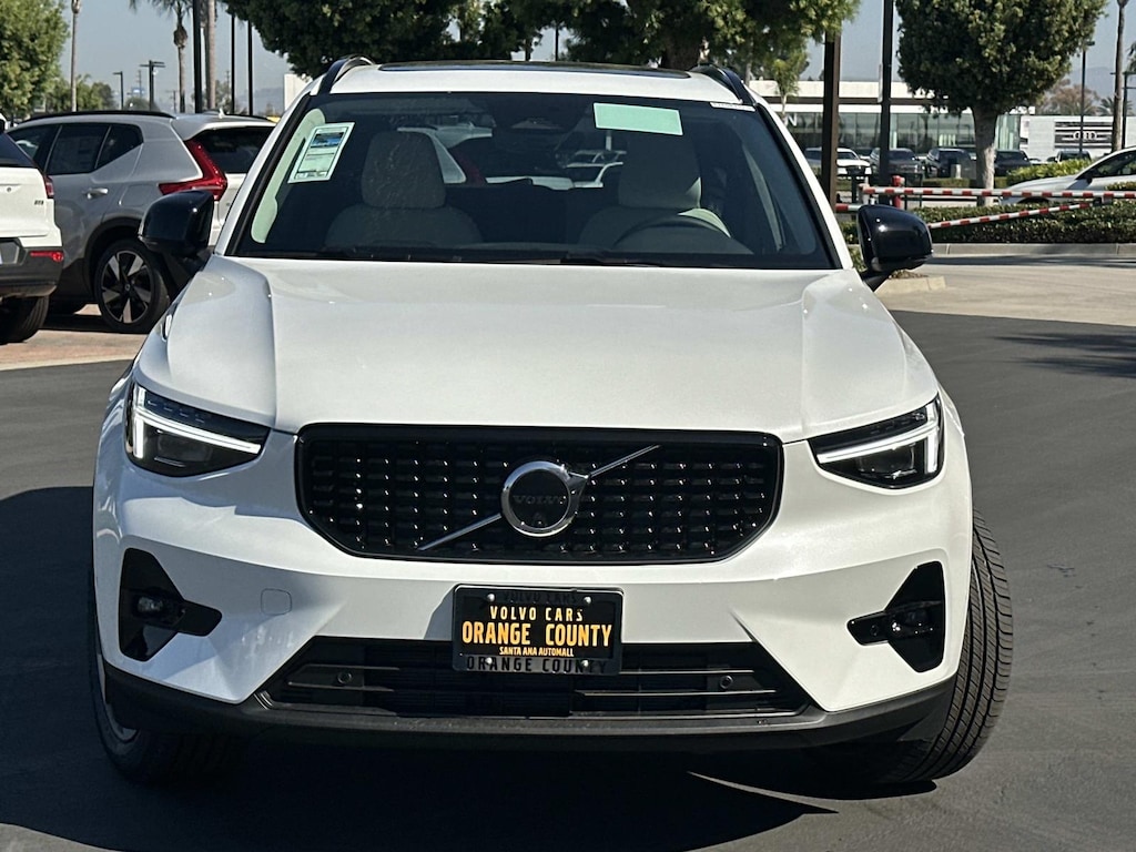 New 2026 Volvo XC40 B5 Plus SUV