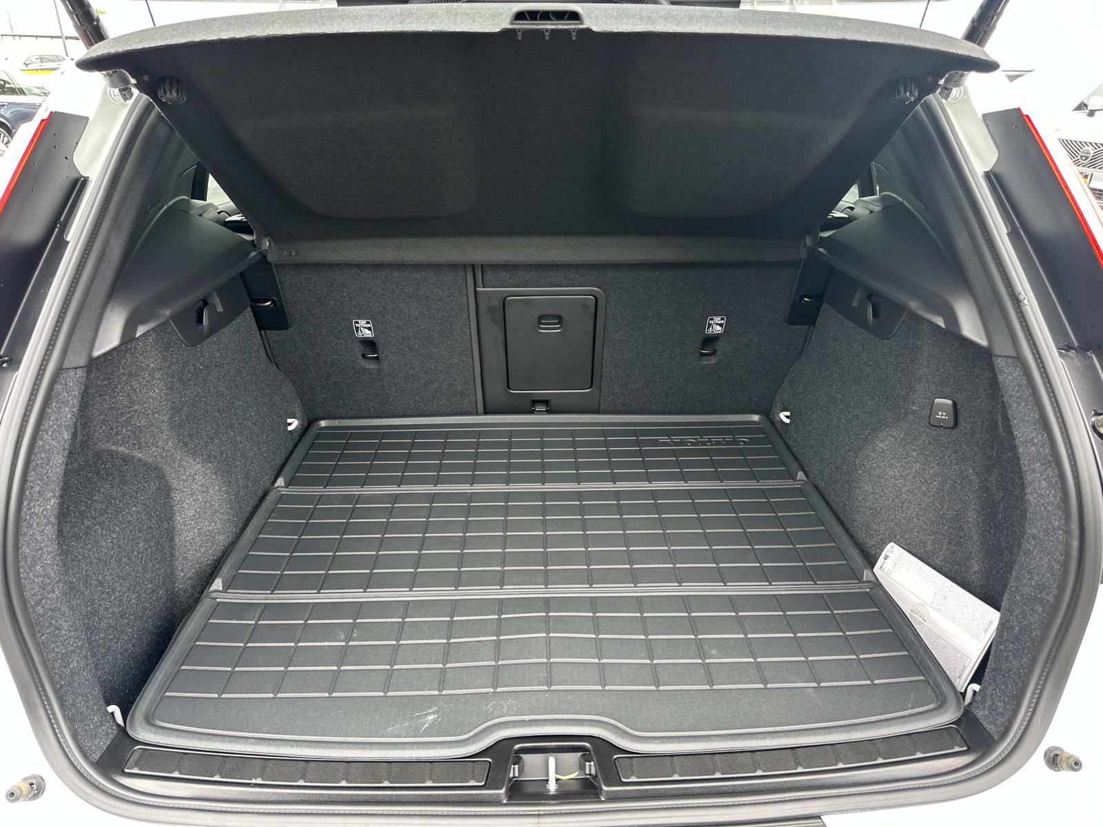 2026 Volvo XC40 Plus - Photo 24