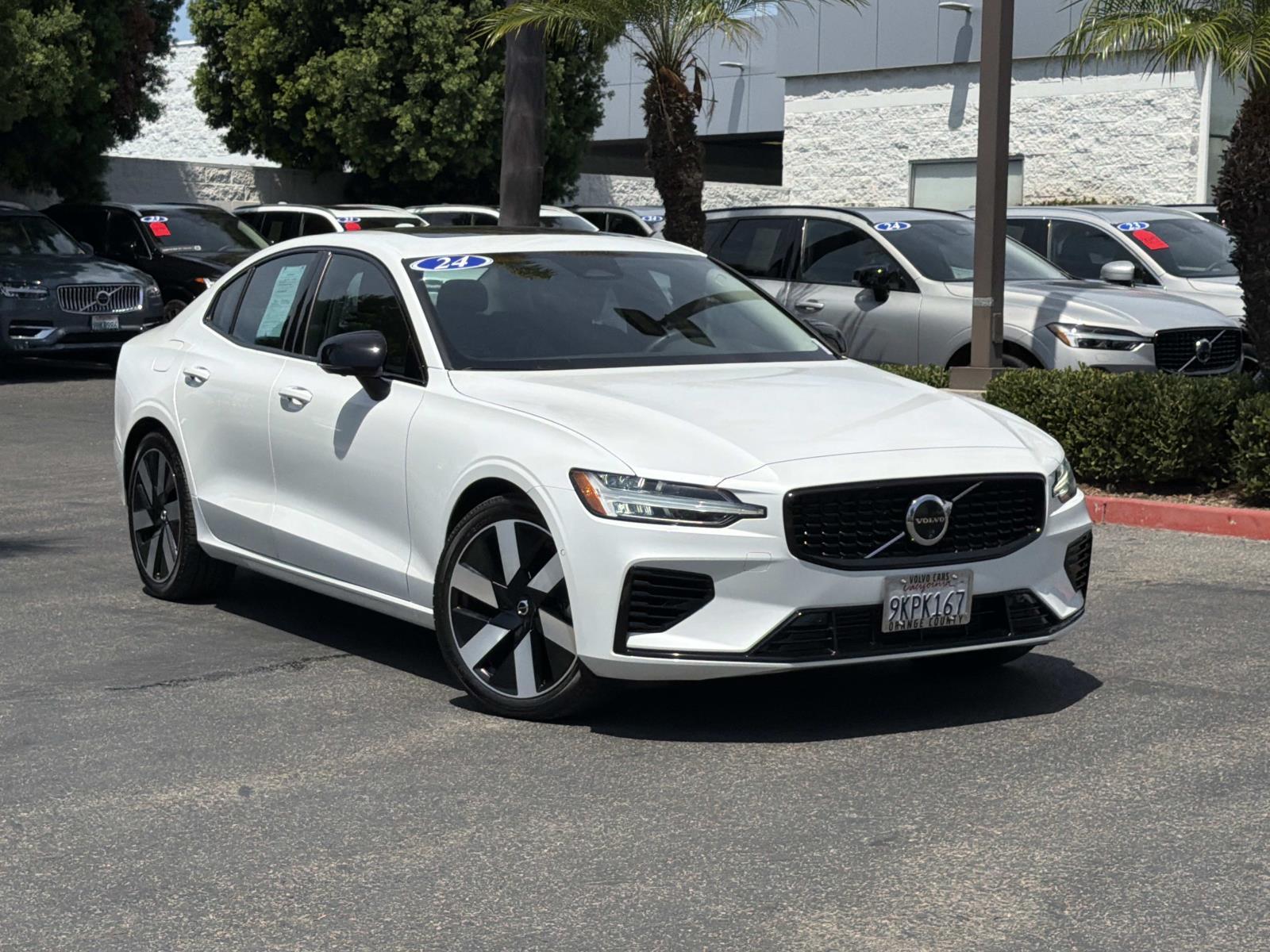 2024 Volvo S60 Recharge T8 Plus Dark Theme eAWD