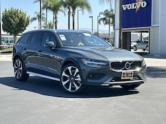 2026 Volvo V60 Cross Country B5 Ultra Wagon