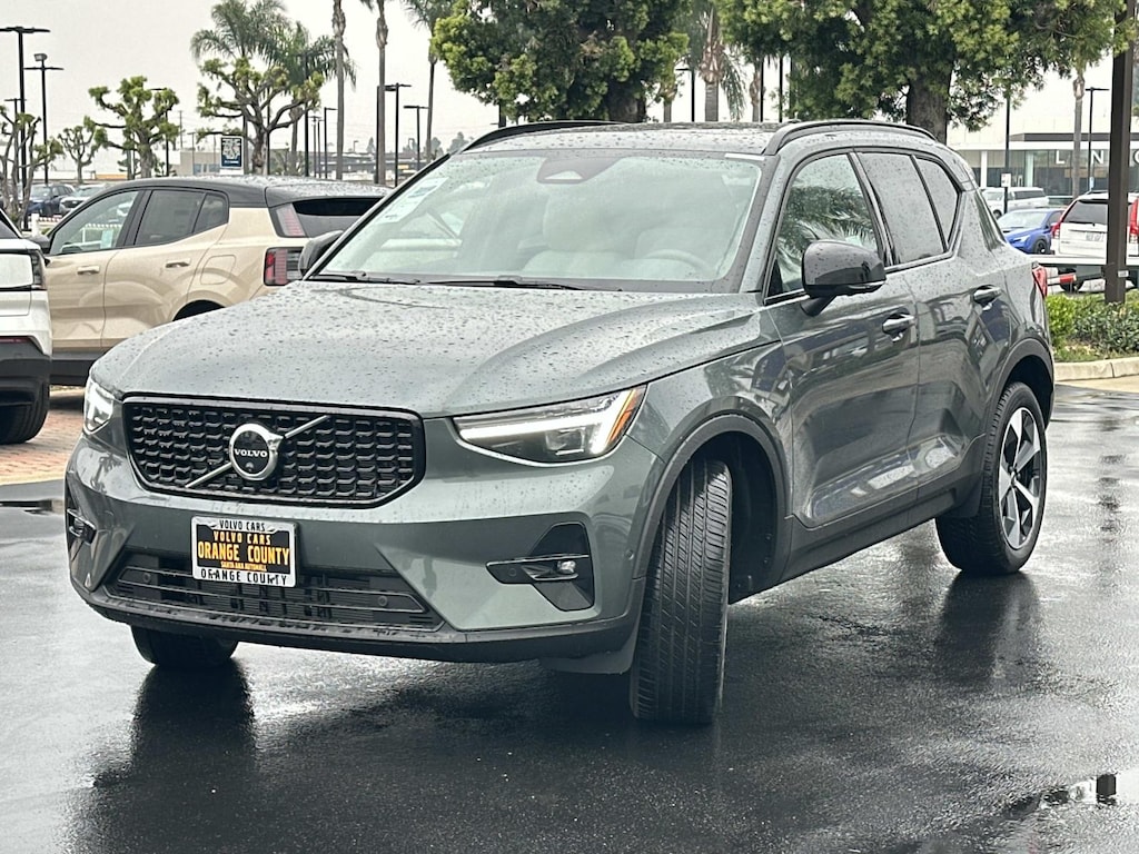New 2026 Volvo XC40 B4 Plus SUV