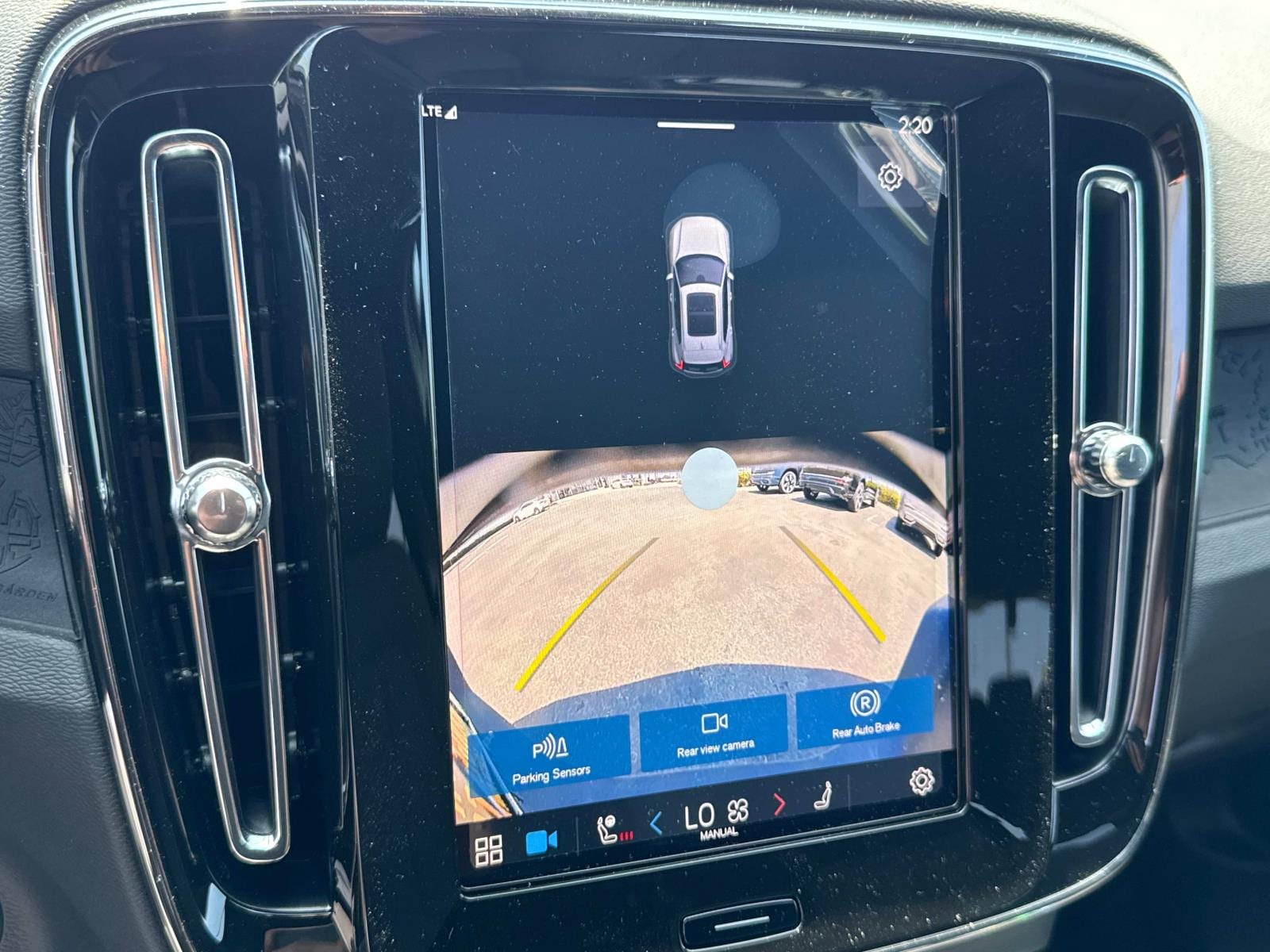 2025 Volvo EX40 Core - Photo 24