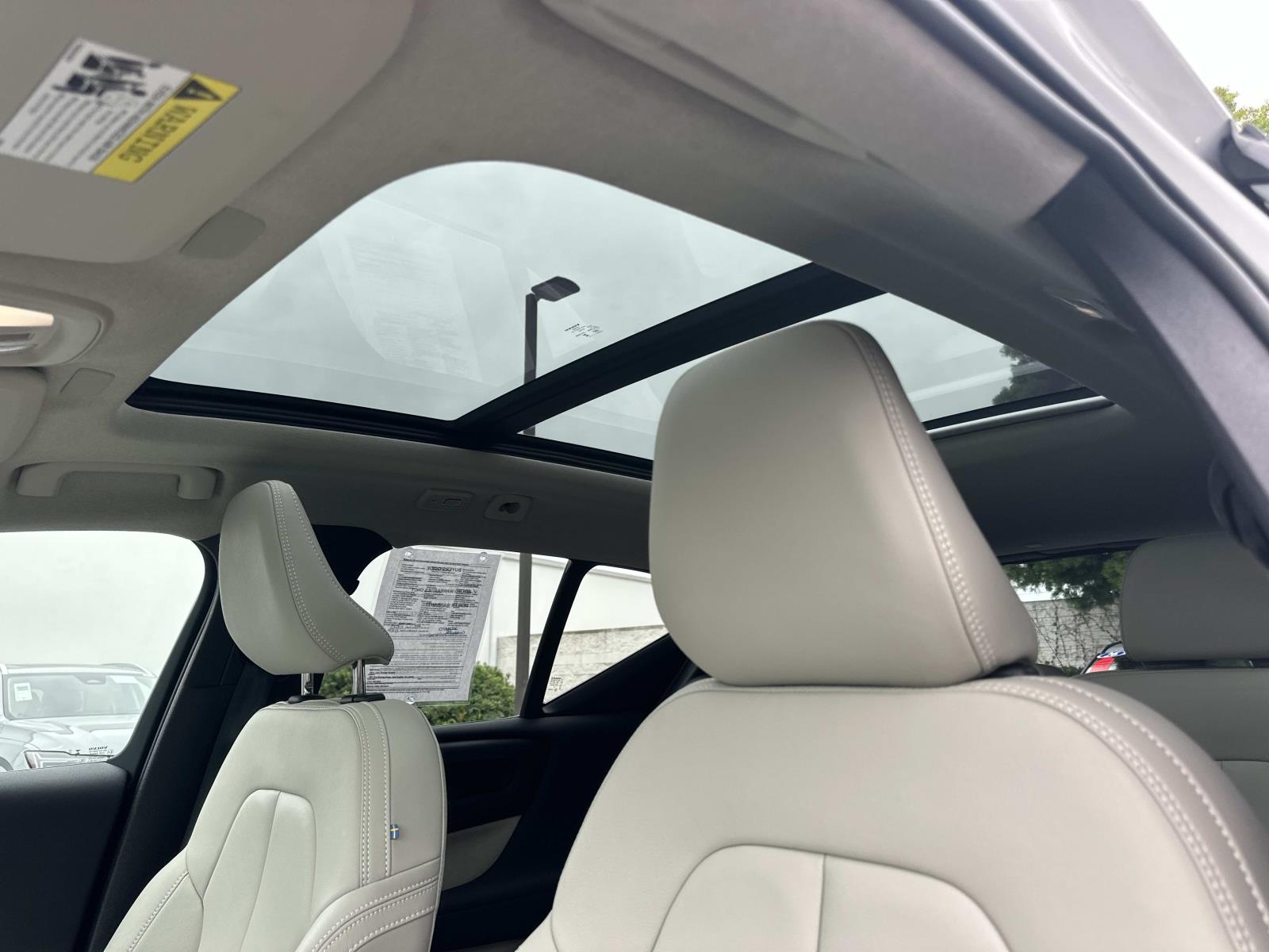 2026 Volvo XC40 Plus - Photo 30