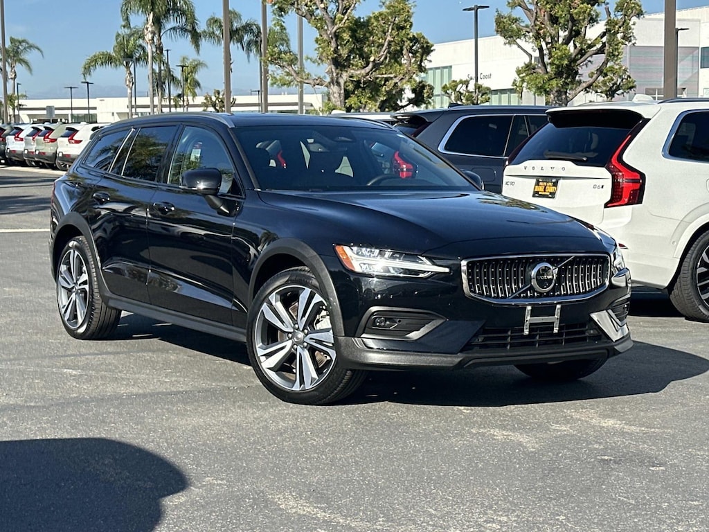 Certified 2025 Volvo V60 Cross Country B5 AWD Plus Car