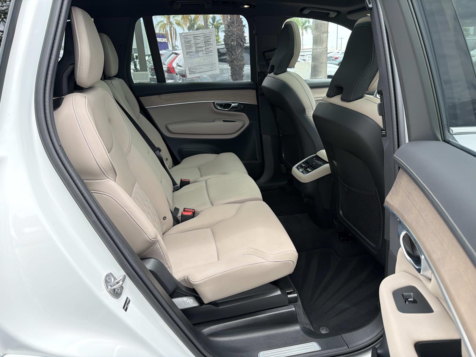 2026 Volvo XC90 Plus - Photo 25