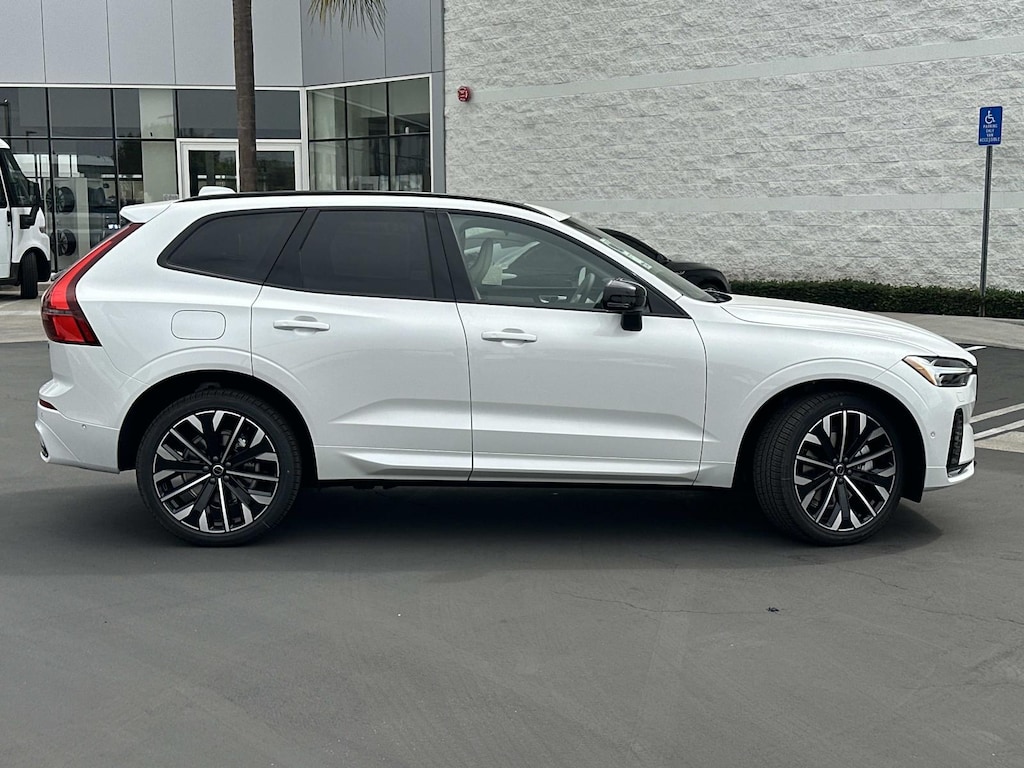 New 2026 Volvo XC60 B5 Ultra SUV