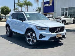 2026 Volvo XC40