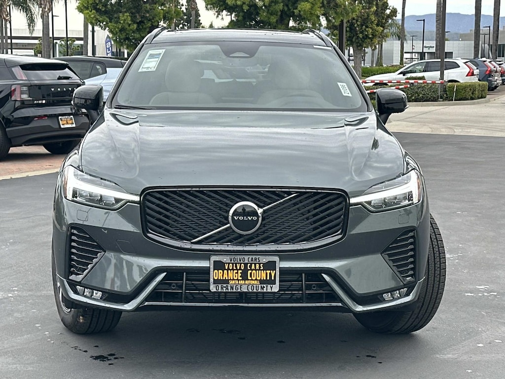 New 2026 Volvo XC60 B5 Core SUV
