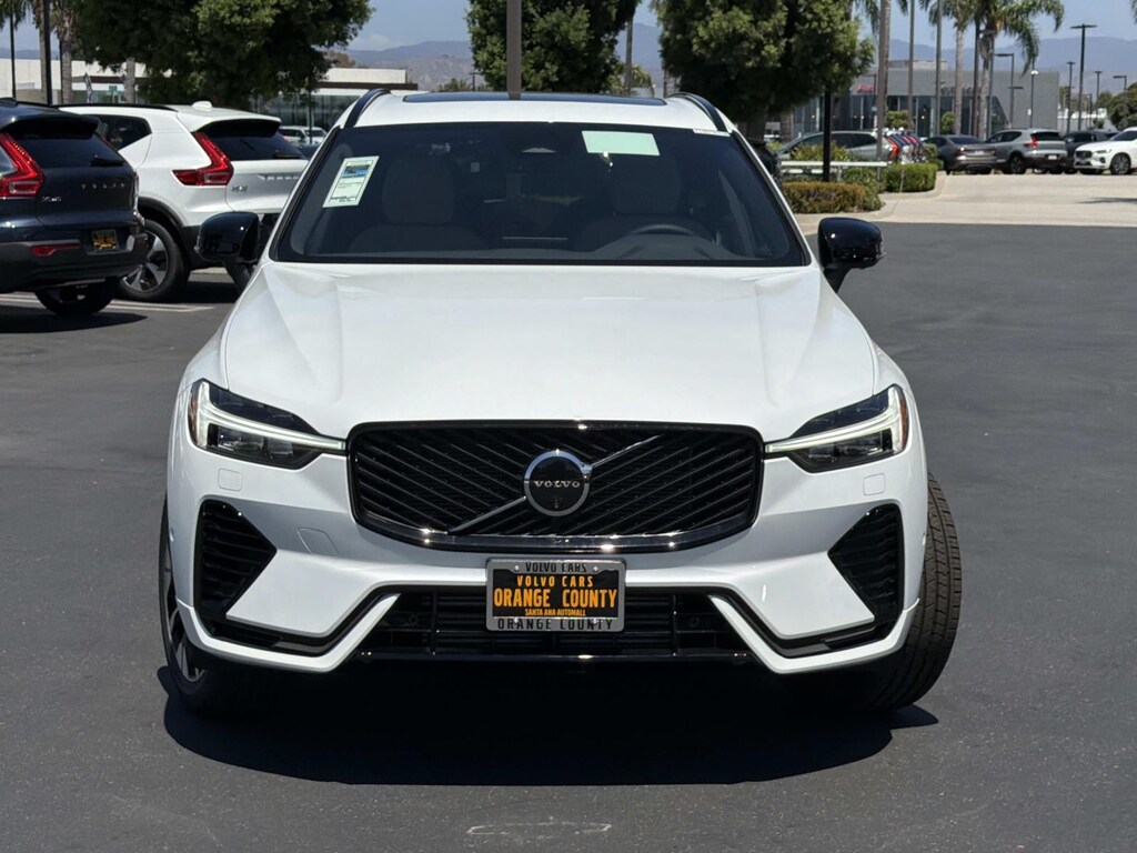 New 2026 Volvo XC60 plug-in hybrid T8 Plus SUV
